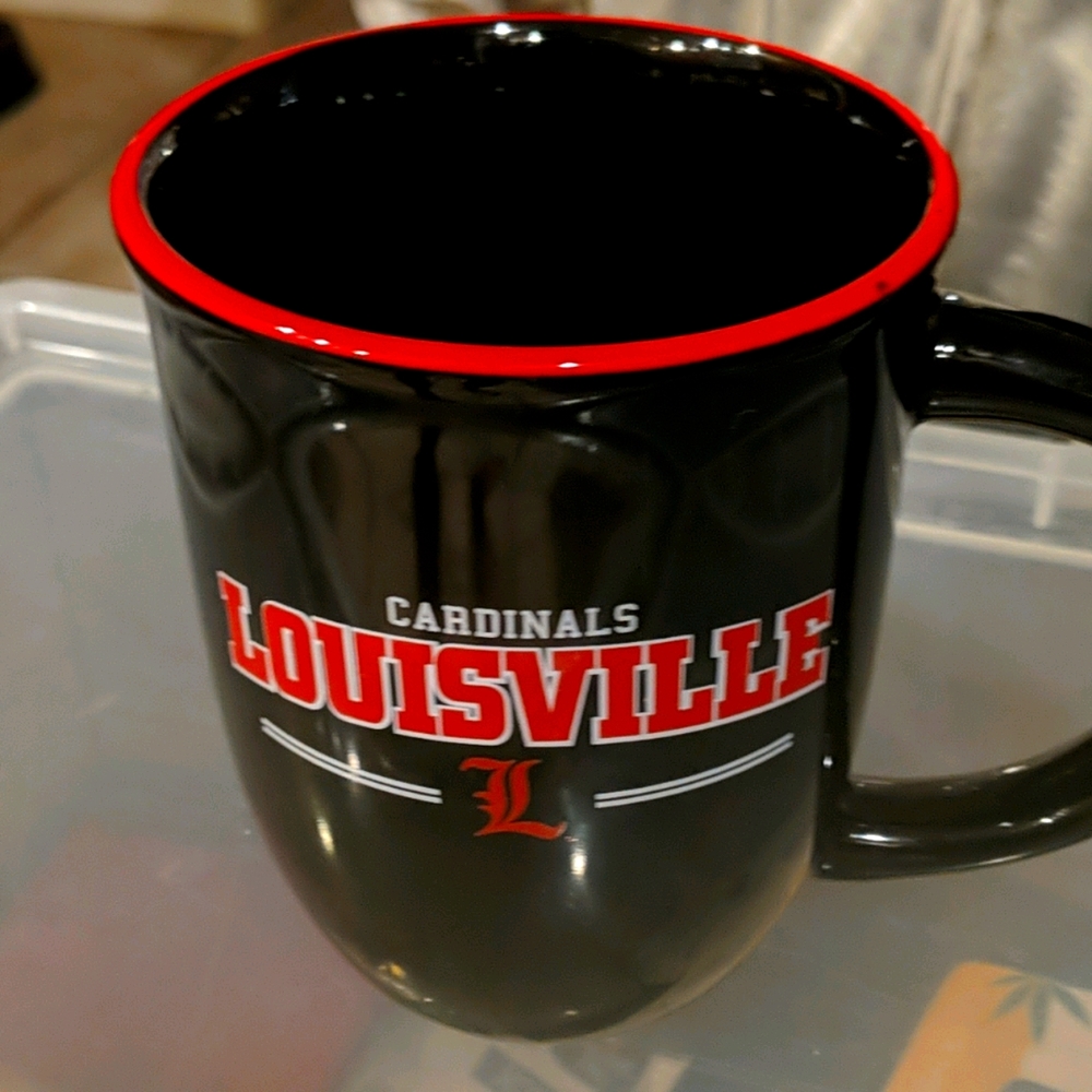 NWT U of Louisville Cardinals Coffee Mug